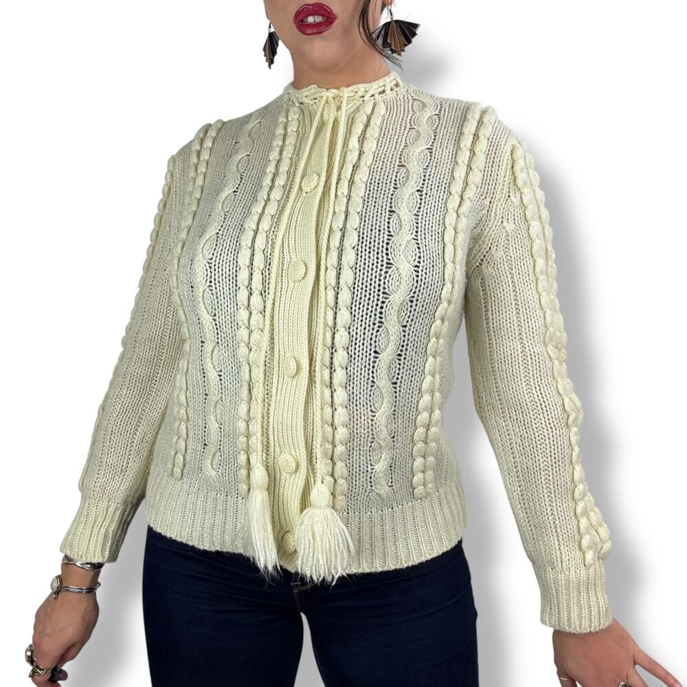 1970's cream cable knit cardigan with tassels - Picture 7 of 17